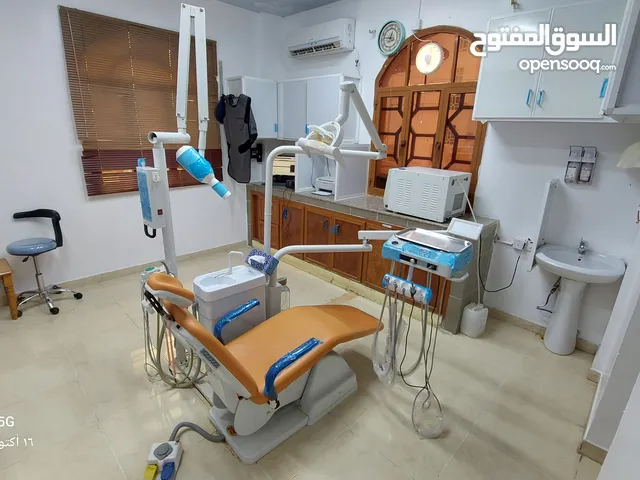 عيادة أسنان (كراسي 2 + اجهزة تعقيم 2 +اشعة 2 ) dental clinic for sale (2 dintist chair + 2 otuclave