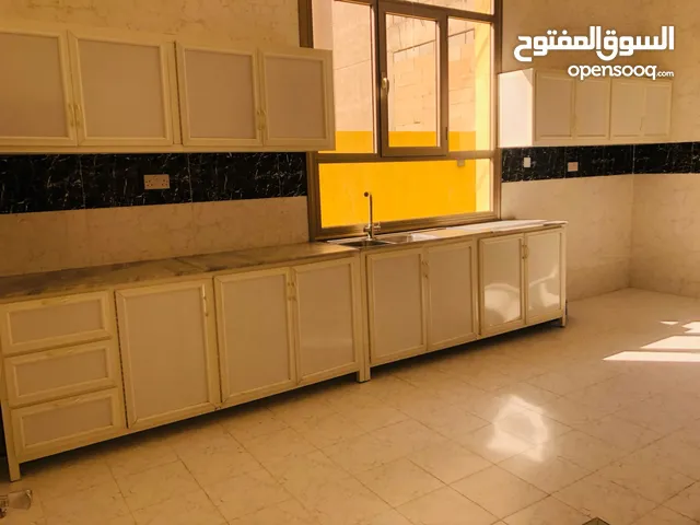 300 m2 More than 6 bedrooms Apartments for Rent in Al Ahmadi Wafra residential