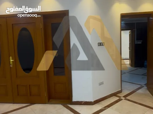 1000 m2 More than 6 bedrooms Villa for Rent in Basra Baradi'yah