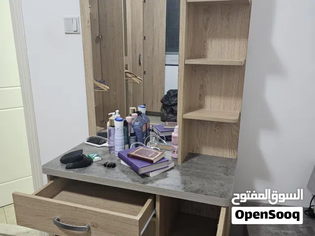 غرفة نوم كاملة مع سرير كوين سايز