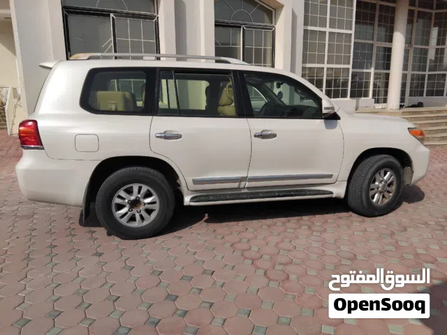 2013 Toyota Land Cruiser GXR