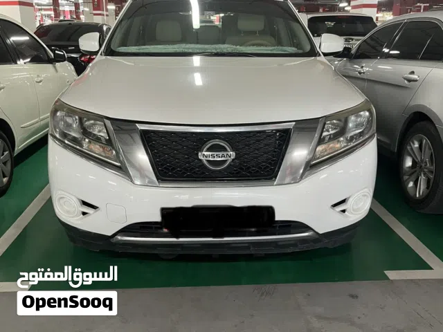 Nissan Pathfinder 2014 7 seats for sale excellent condition
