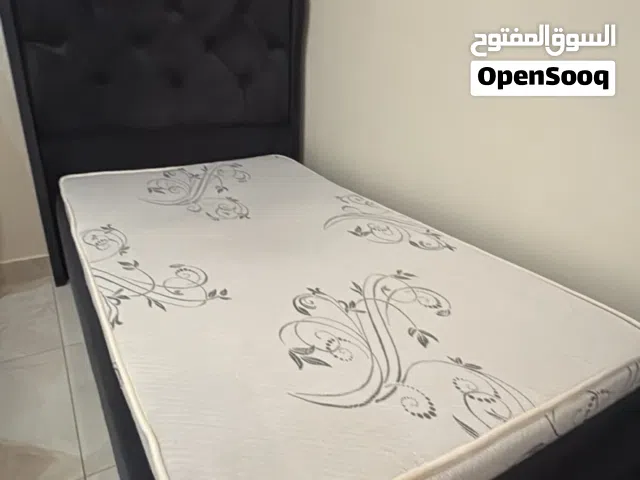 سرير (سريرين للبيع ) 55 دينار قابل للتفاوض