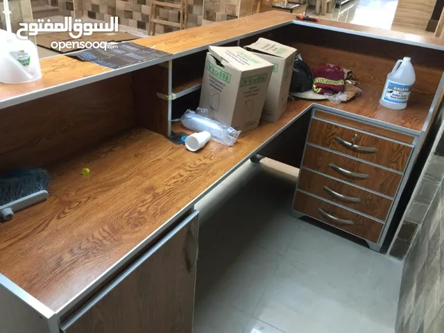 طاولة كاونتر