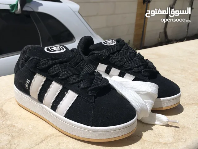 37 Sport Shoes in Amman