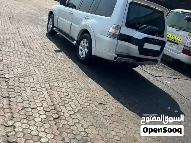 2016 ميتسوبيشي باجيرو GLS