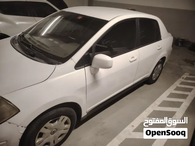 2011 نيسان التيما SV