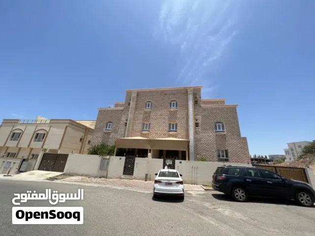 300 m2 5 Bedrooms Villa for Rent in Muscat Ansab