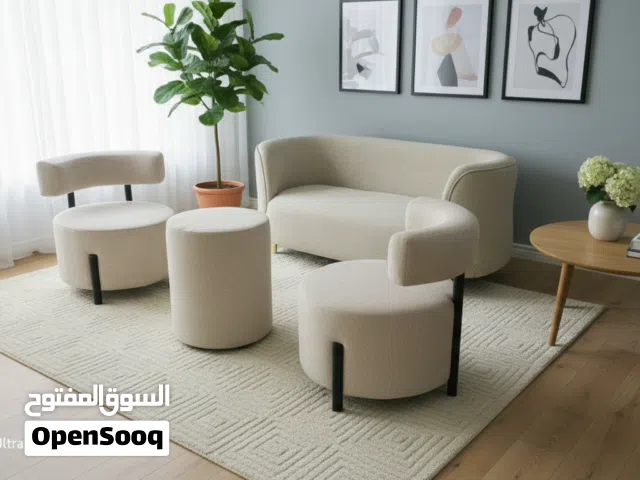 قنفة صغيرة بقياس 120سم +كرسي مودرن عدد2+طبلة وسطية مودرن .قماش خاولي تركي .عمل درجة أولى