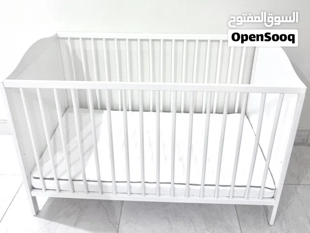 سرير اطفال بحالة ممتازه