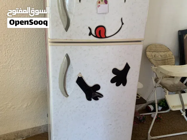 ثلاجة للبيع بسعر مغري