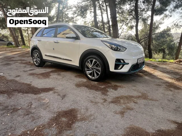 2022 كيا نيرو EX