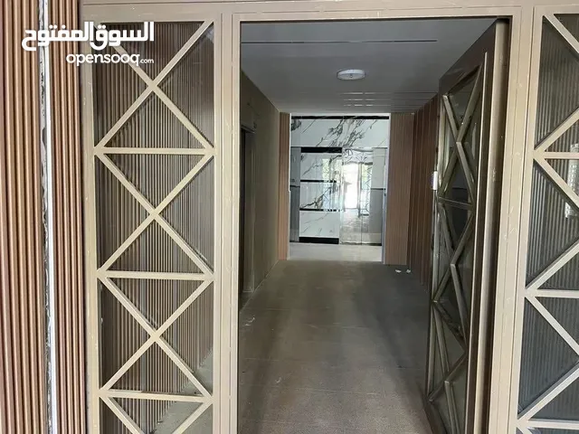 شقه لم تسكن من قبل للبيع في عين مصباح قرب مقر الاذاعه والتلفزيون