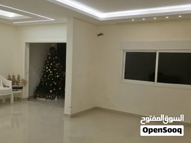 للبيع – شقة مميزة في عين الرمانة