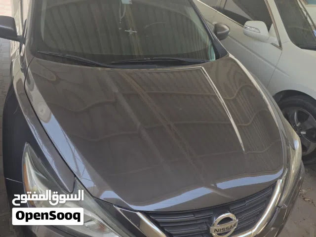 Nissan Altima 2017 – 2.5L  American Specs  2017 Nissan Altima with a 2.5L 4-cylinder American
