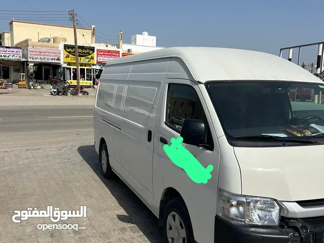 للبيع باص بضايع هاي تيوتا 2020