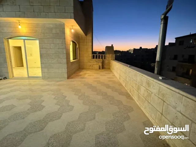 روف طابقي مميز للبيع     ... قرب الجامعه الاردنيه