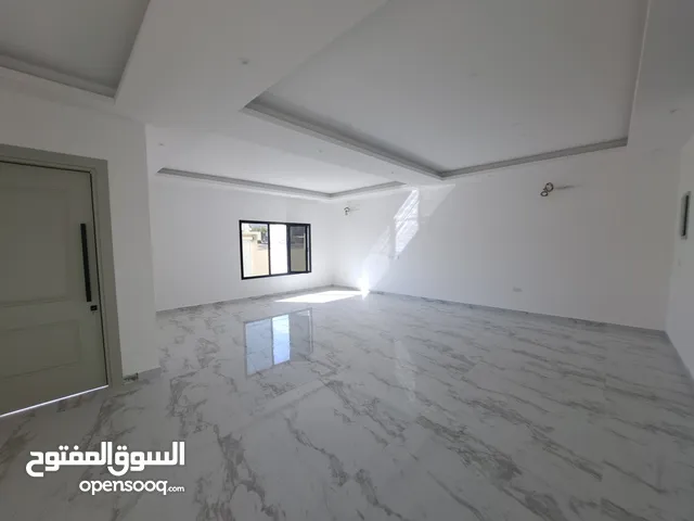 420 m2 5 Bedrooms Villa for Sale in Muscat Al Khoud