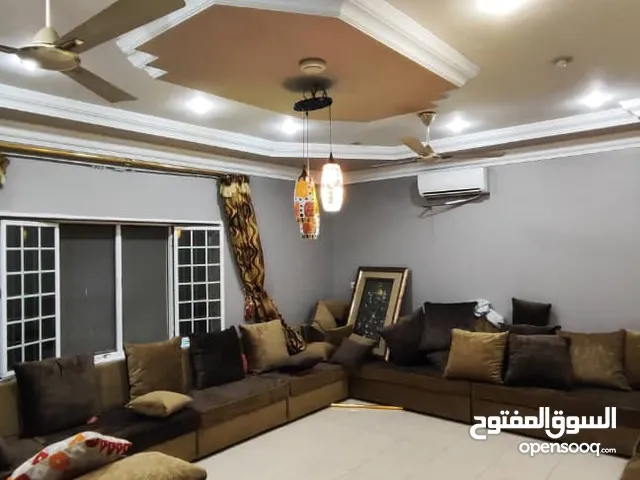765m2 More than 6 bedrooms Villa for Sale in Aden Shaykh Uthman