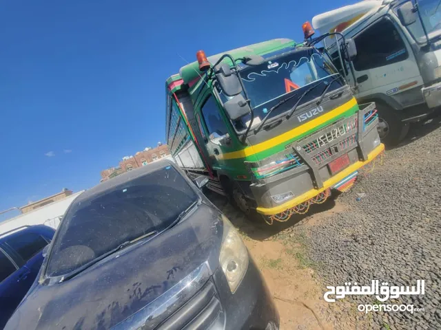 Chassis Isuzu 2004 in Sana'a