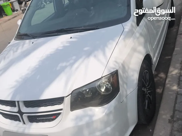 دوج كرفان 2017 وارد امريكي حادث بسيط