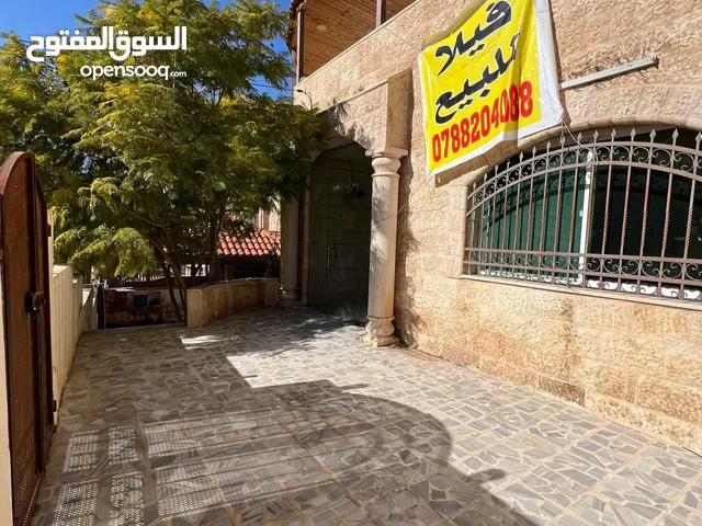 320 m2 More than 6 bedrooms Villa for Sale in Zarqa Jabal Al Mugheir
