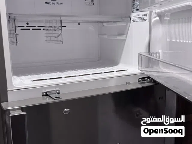 ثلاجة LG بحالة جيدة جداً نظيفة