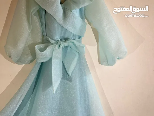 فستان حفلات جميل وفخم بسيط ومناسب لجميع انواع الحفلات