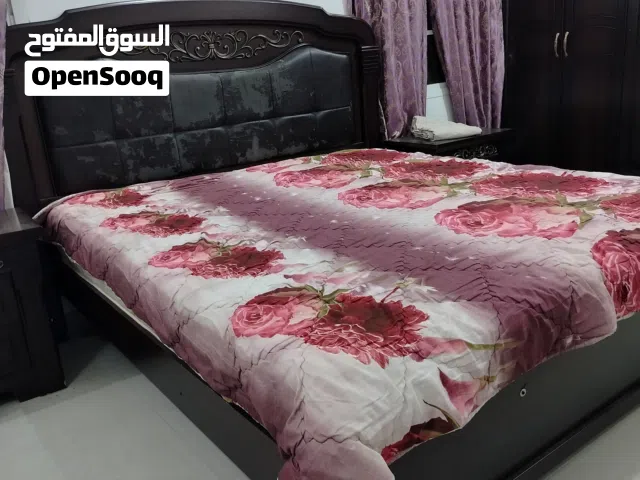 غرفة نوم كاملة استعمال خفيف شبه الجديدة