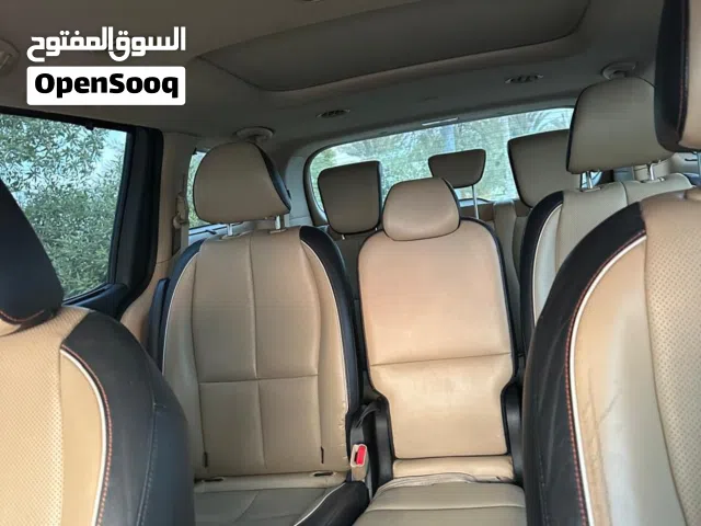 2016 Kia Carnival Standard
