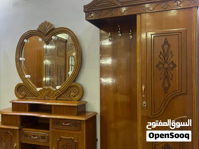قرفة نوم للبيع كامله صاج نجارة نضيفة