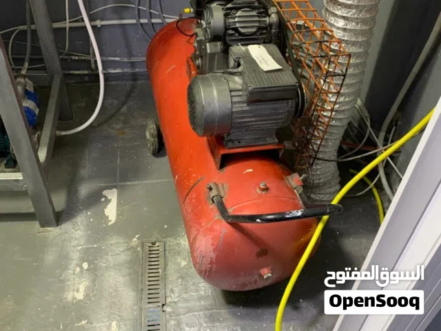 كمبريسة ايطالي 150لتر ايطالي تعطي ضغط ممتاز    صيانة دورية وتعمل بشكل ممتاز للبيع ب150 دينار