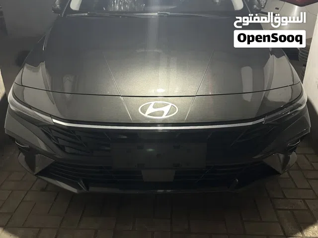 2025 هيونداي النترا SEL