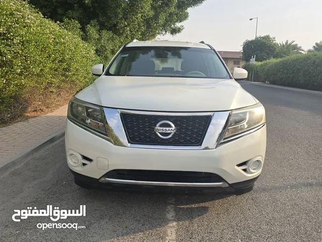 Nissan pathfinder 2014 in a very good condition