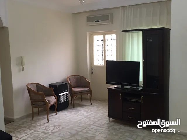 شقة للبيع مع حديقة بالقرب من البوابة الشمالية للجامعة الأردنية