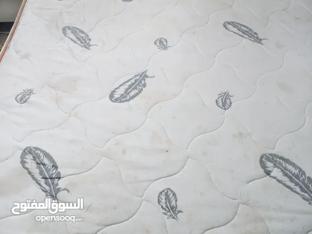 مندر نفرين مستعمل قياس مترين والعرض 180 سم