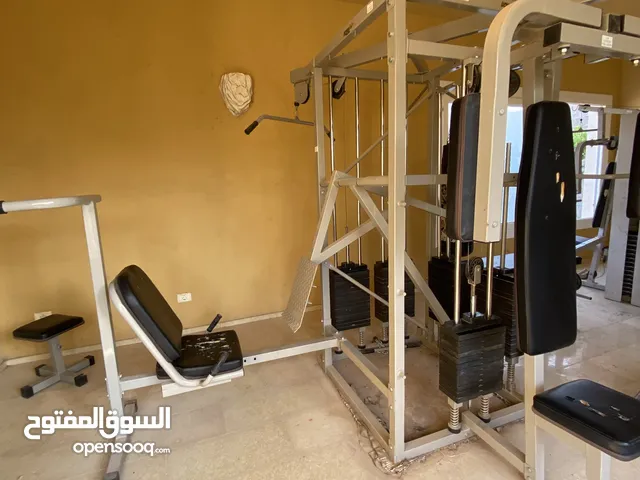 آلات رياضية للبيع يضع راكبا من 2008 استعمال خفيف جدا يمكن شهر فقط استعمال