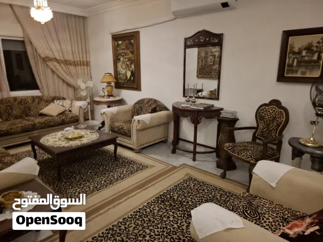 شقة ط1 أم السماق  122م بسعر 61 ألف  جاهزة للسكن فورا  كراج مصعد تدفئة مكيفات بلكونة
