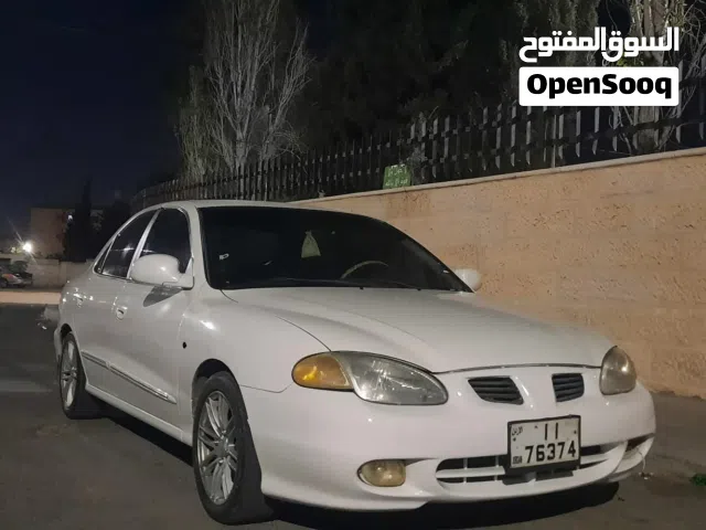 1998 هيونداي افانتي Standard