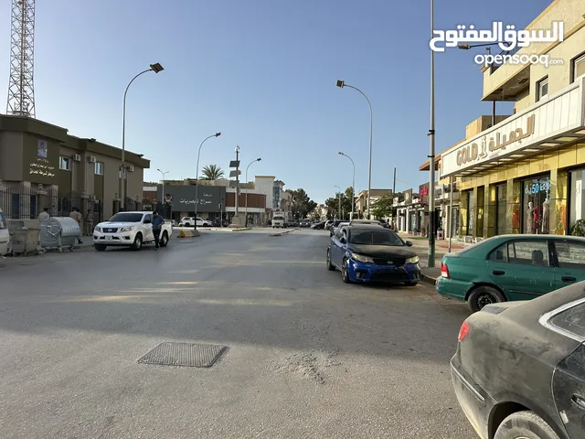 مبنى استثماري فالحدائق مقابل المركز عالرئيسي