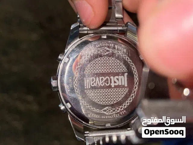 كيفكو ي حلوين عندي ساعه كتير حلوه وهيبه ع البس والتصوير وساعه منيحه وقابل للتفاوض للبيع وماراح نقصر