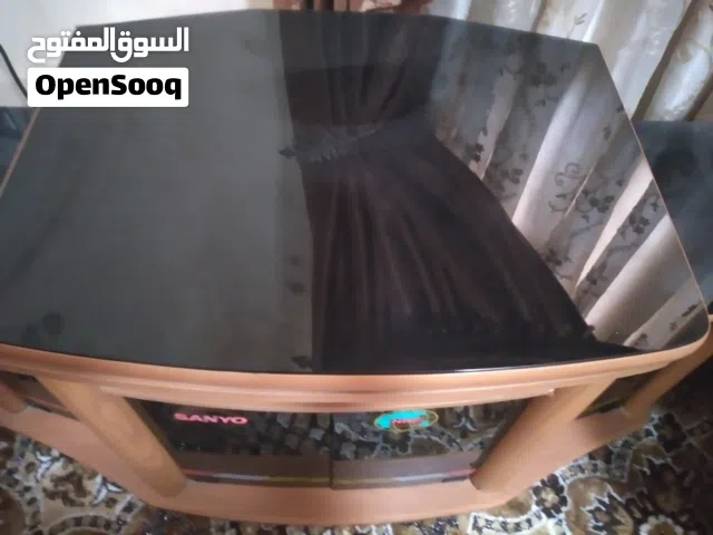 طاوله مكتبيه تصلح لوضع شاشه أو جهاز كمبيوتر مع قاعده متحركه نوع سانيو تصميم انيق وحلو بحاله جيده.