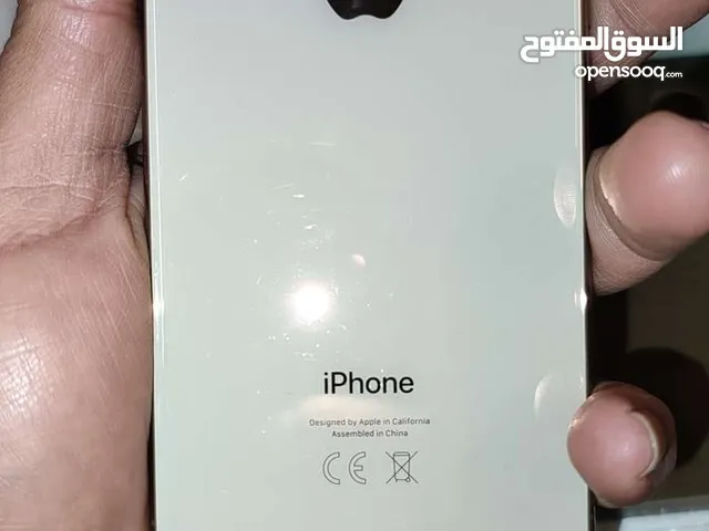 موبايل ايفون XS استعمال خفيف جدا جدا وحالته ممتازه معاه كرتون ووصلة شاحن  بدون بلاك معاه ثلاث جرابات