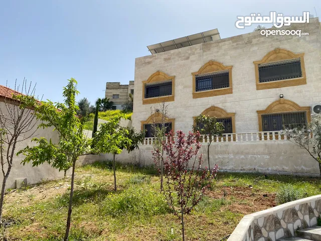 220 m2 2 Bedrooms Townhouse for Sale in Zarqa Birayn