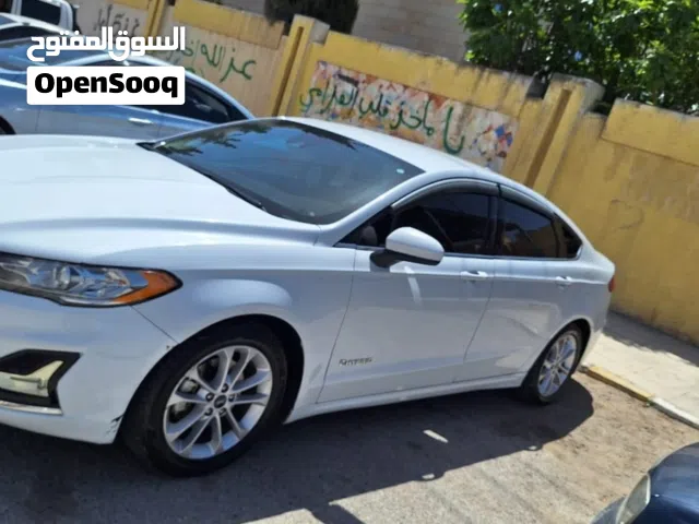 2019 فورد فيوجن SE