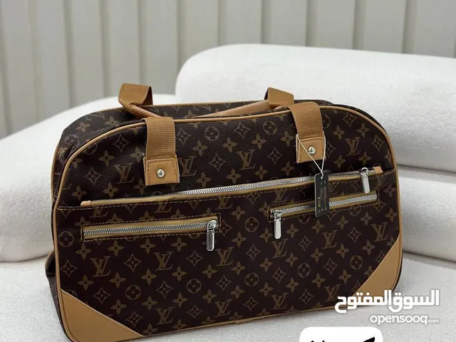 حقائب سفر خفيفة الوزن وعصرية تناسب جميع أسفارك
