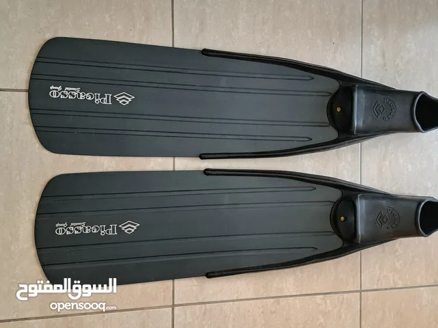 زعانف " Picasso " للغوص الحر ، قياس 40-42 . جديدة وغير مستعملة من قبل.