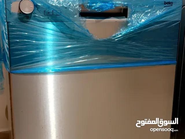 جلاس مستخدمة سنه واحدة فقط للبيع