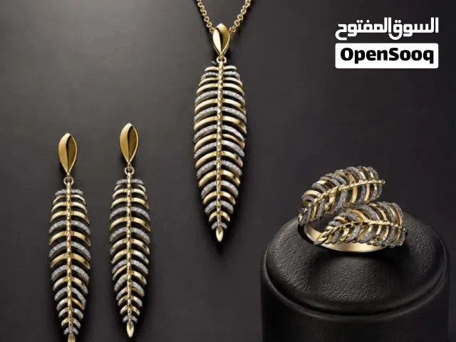 طقم ذهب للبيع عيا ر18استعمال نظيف بدون خاتم