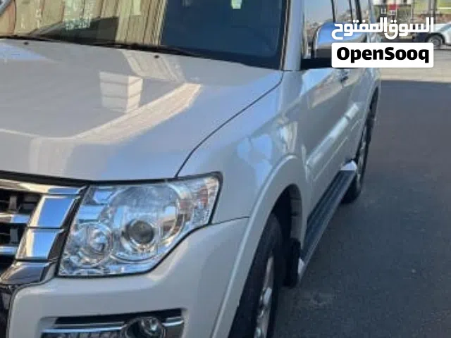 ميتسوبيشي باجيرو العلامه الذهبيه 2018 للبيع كاش واقساط الموتر بحال الوكاله شرط الفحص